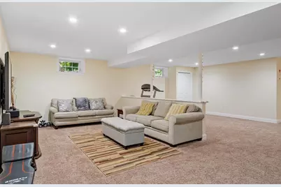 186 Salem Street, Woburn, MA 01801 - Photo 35