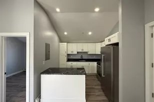 126 Cross St, Lawrence, MA 01841 - Photo 5