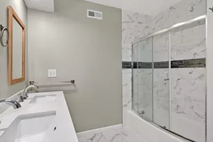 14 Highland Ave, Fitchburg, MA 01420 - Photo 9