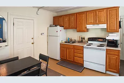 351 Main Street, Amherst, MA 01002 - Photo 9