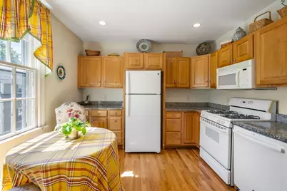 7 Hamilton St #3, Salem, MA 01970 - Photo 9