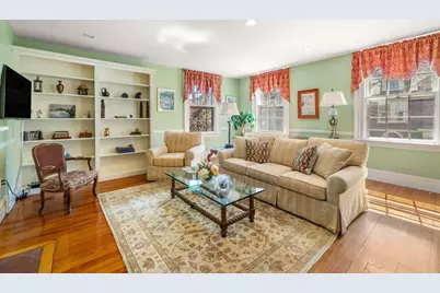 7 Hamilton St #3, Salem, MA 01970 - Photo 5