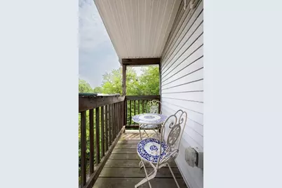 39 Montgomery St #3, Cambridge, MA 02140 - Photo 9
