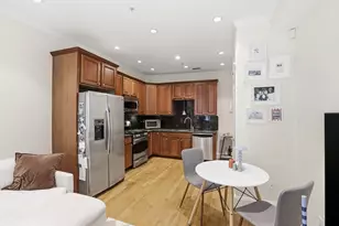 73 Myrtle St, Boston, MA 02114 - Photo 7