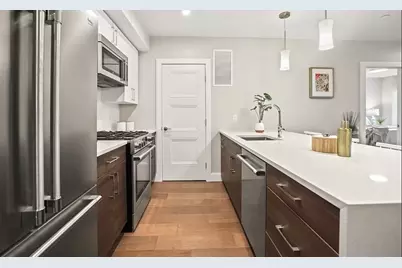 425 Lagrange St #210, Boston, MA 02132 - Photo 5