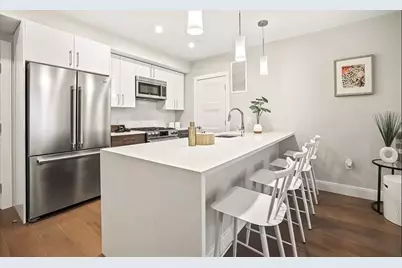 425 Lagrange St #210, Boston, MA 02132 - Photo 3