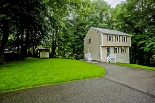 22 Porter St, Shirley, MA 01464 - Photo 3