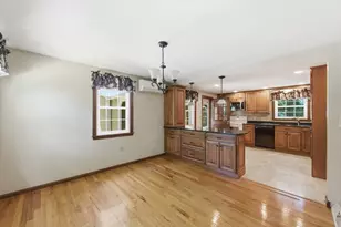 24 Novak Cir, Dracut, MA 01826 - Photo 9