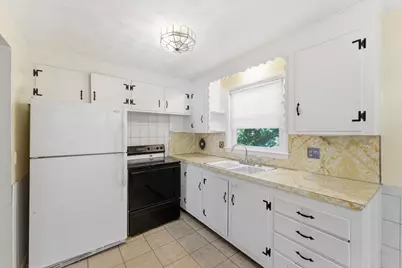 220 W Allen Ridge Rd, Springfield, MA 01118 - Photo 9