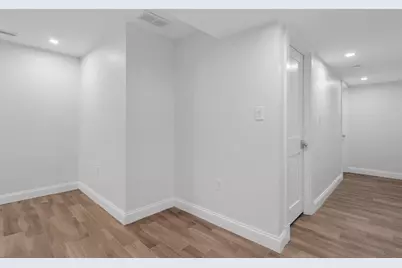 33 Farragut Ave, Medford, MA 02155 - Photo 17