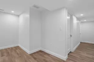 33 Farragut Ave, Medford, MA 02155 - Photo 17