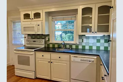 105 Parker Rd, Wellesley, MA 02482 - Photo 5