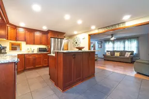 27 Highland St, Montague, MA 01349 - Photo 9