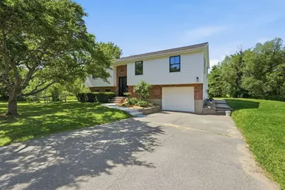 17 Captain Lathrop Dr, Deerfield, MA 01373 - Photo 3