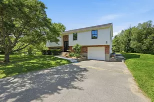 17 Captain Lathrop Dr, Deerfield, MA 01373 - Photo 3