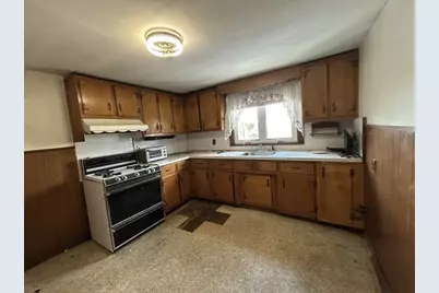 29 Oakland Ave, Everett, MA 02149 - Photo 17