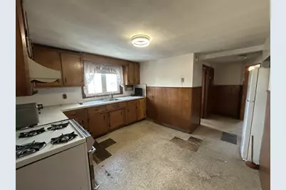 29 Oakland Ave, Everett, MA 02149 - Photo 19
