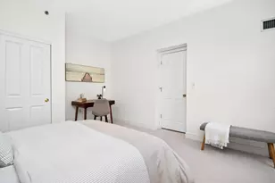 10 Charlesgate E, Boston, MA 02215 - Photo 19