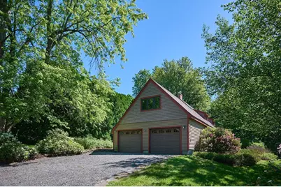 10 Hunters Hill Cir, Amherst, MA 01002 - Photo 3