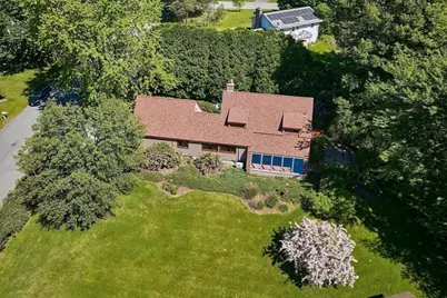 10 Hunters Hill Cir, Amherst, MA 01002 - Photo 1