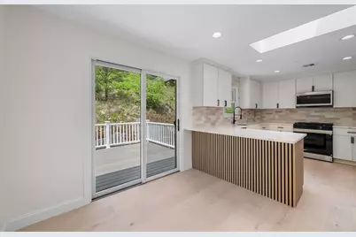 29 Rockway Rd, Peabody, MA 01960 - Photo 3