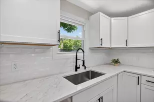 163 Powell Ave, Springfield, MA 01118 - Photo 7