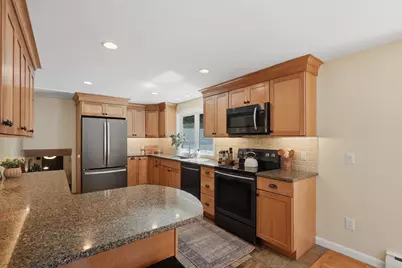 100 Fernwood Dr, East Longmeadow, MA 01028 - Photo 13