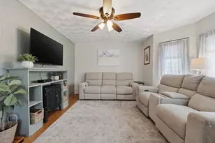 4 Waite St, Salem, MA 01970 - Photo 1