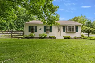 192 School St, Groveland, MA 01834 - Photo 1