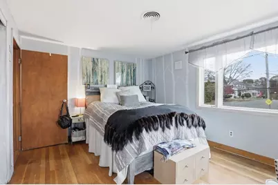 22 Burdett Rd, Lynn, MA 01904 - Photo 17