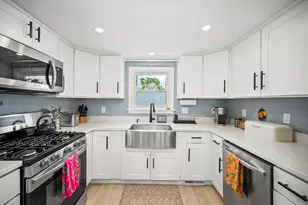 9 Mayflower Ave, Weymouth, MA 02191 - Photo 5