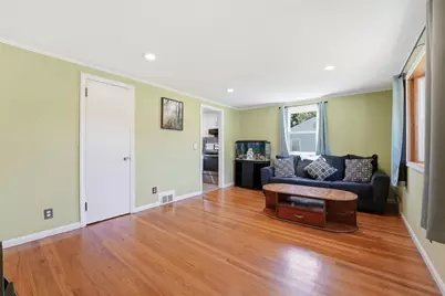 36 Vadnais St, Agawam, MA 01001 - Photo 9