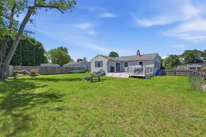 36 Vadnais St, Agawam, MA 01001 - Photo 17