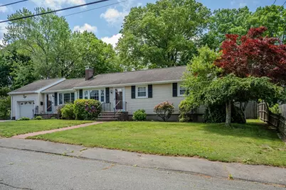 54 Stearns Dr, Randolph, MA 02368 - Photo 3