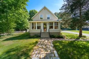 94 W Plain St, Wayland, MA 01778 - Photo 3