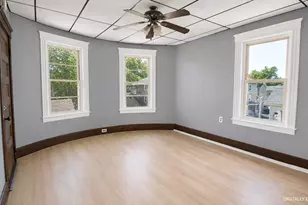 8 Douglas St, Worcester, MA 01603 - Photo 5