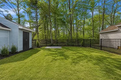 17 Lansing Ave, Worcester, MA 01605 - Photo 35