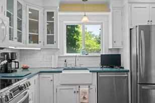 30 Hillside Ave, Amesbury, MA 01913 - Photo 9