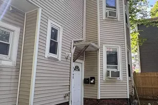 214 R Harvard St, Cambridge, MA 02139 - Photo 1