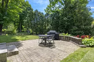 9 Spring Hill Rd, Boston, MA 02136 - Photo 3