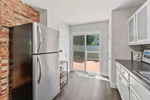 95 Haseltine St, Haverhill, MA 01835 - Photo 7