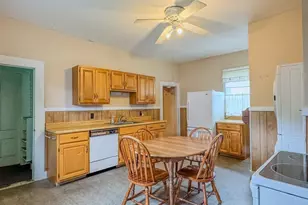 22 Union St, Greenfield, MA 01301 - Photo 5