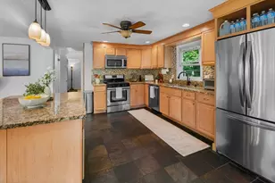 27 Searle St, Georgetown, MA 01833 - Photo 11