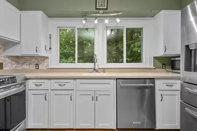 301 Lincoln St, Franklin, MA 02038 - Photo 5