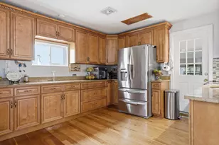 194 Oakland Ave, Methuen, MA 01844 - Photo 7