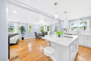 74 Rhinecliff St, Arlington, MA 02476 - Photo 5