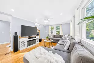 74 Rhinecliff St, Arlington, MA 02476 - Photo 3