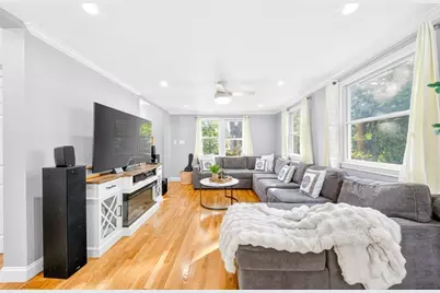 74 Rhinecliff St, Arlington, MA 02476 - Photo 5