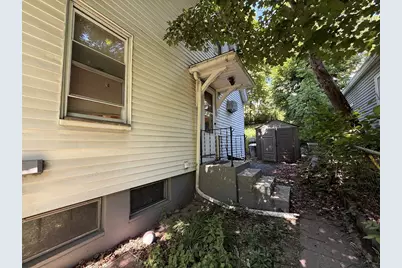 18 Pleasant St, Fitchburg, MA 01420 - Photo 35