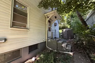 18 Pleasant St, Fitchburg, MA 01420 - Photo 35